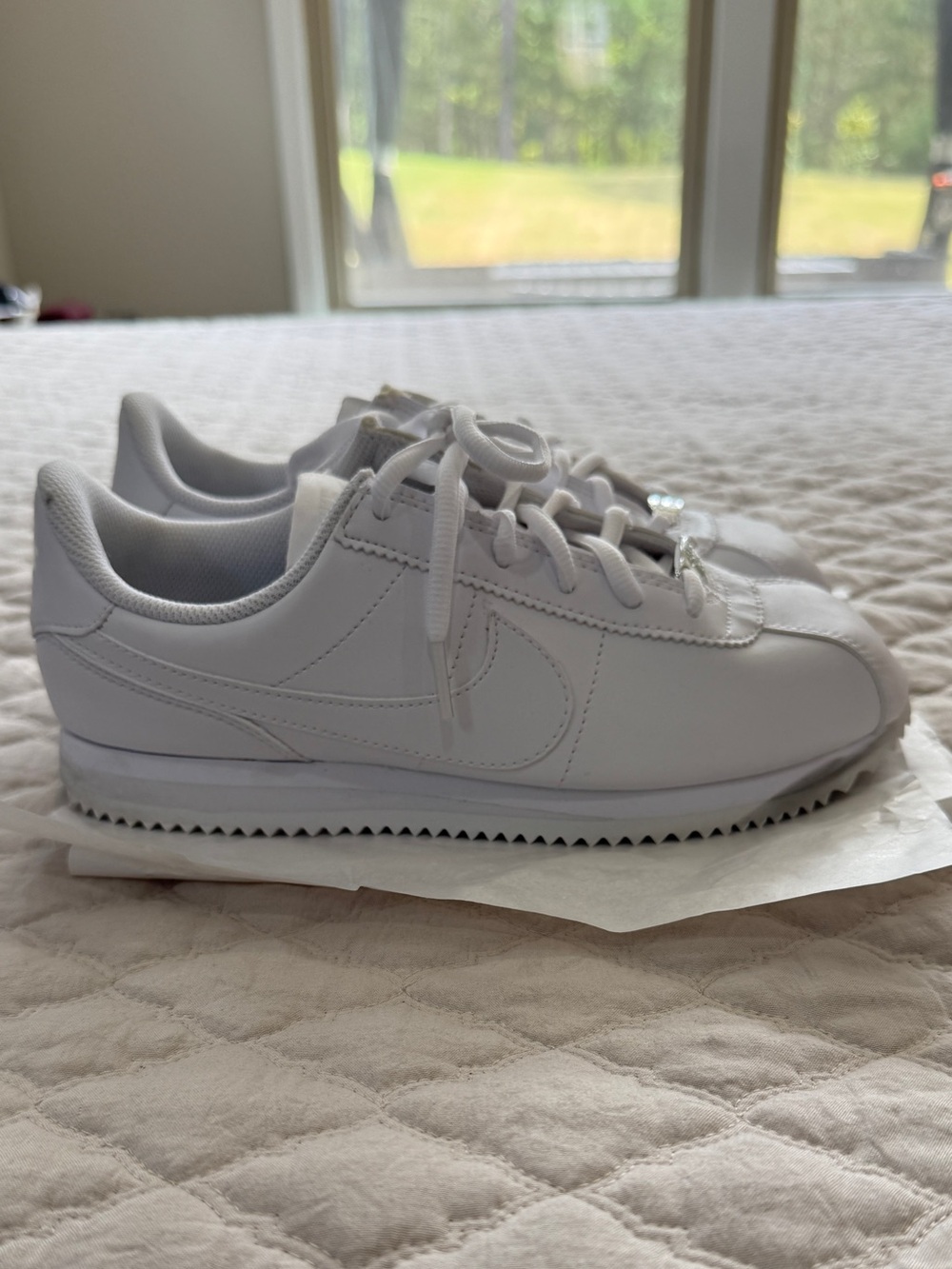 Nike White Cortez Basic SL (GS)